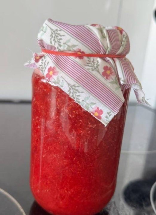 Made by a member: Jam, lid and all